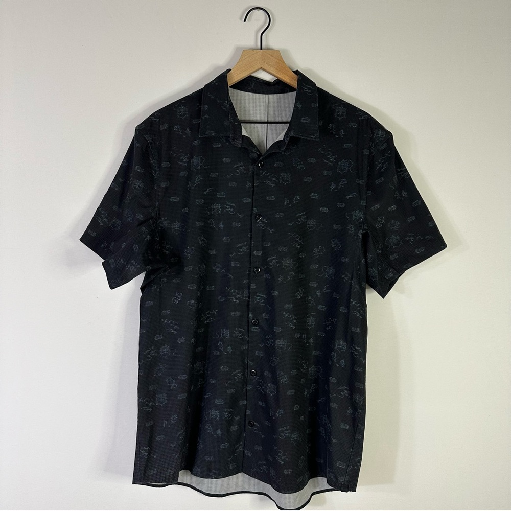 Lululemon Men's Airing Easy Short Sleeve Shirt Ventlight Mesh Button Up